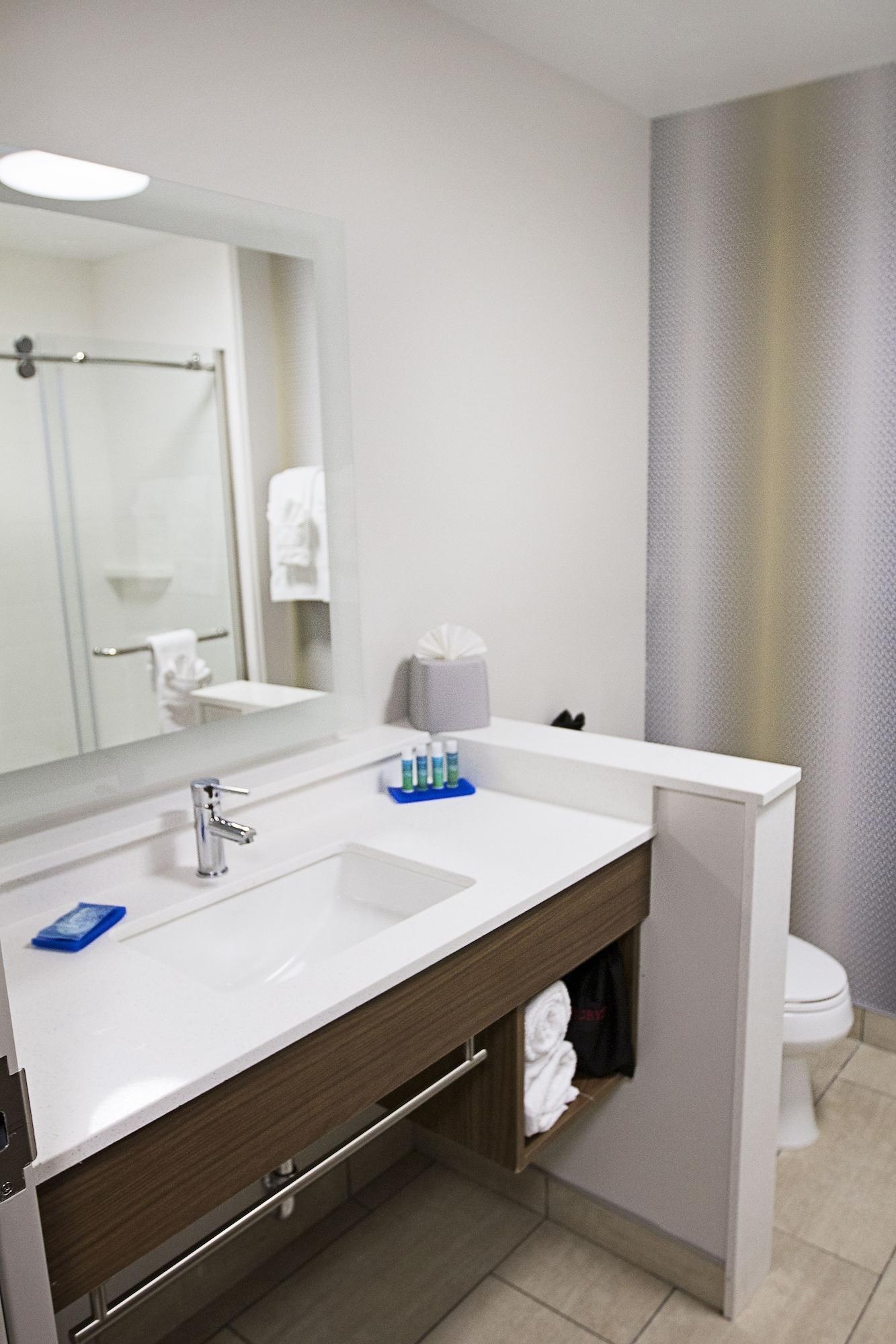 Holiday Inn Express & Suites Greenwood Mall By Ihg Zewnętrze zdjęcie