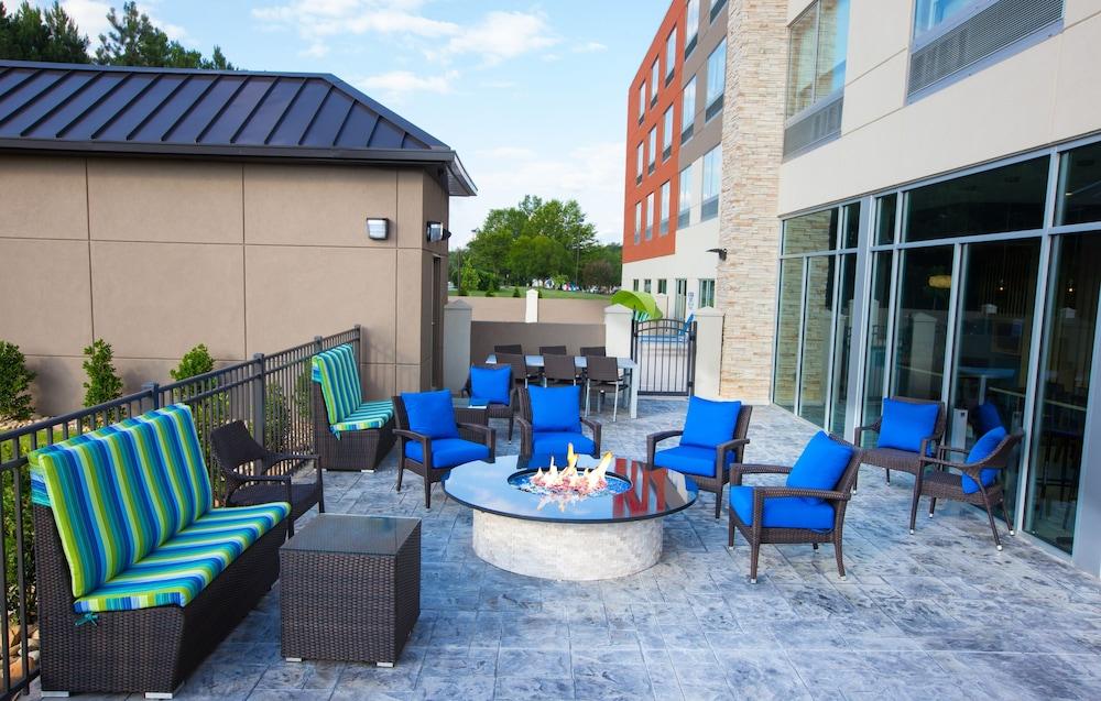 Holiday Inn Express & Suites Greenwood Mall By Ihg Zewnętrze zdjęcie