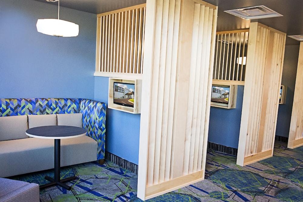 Holiday Inn Express & Suites Greenwood Mall By Ihg Zewnętrze zdjęcie